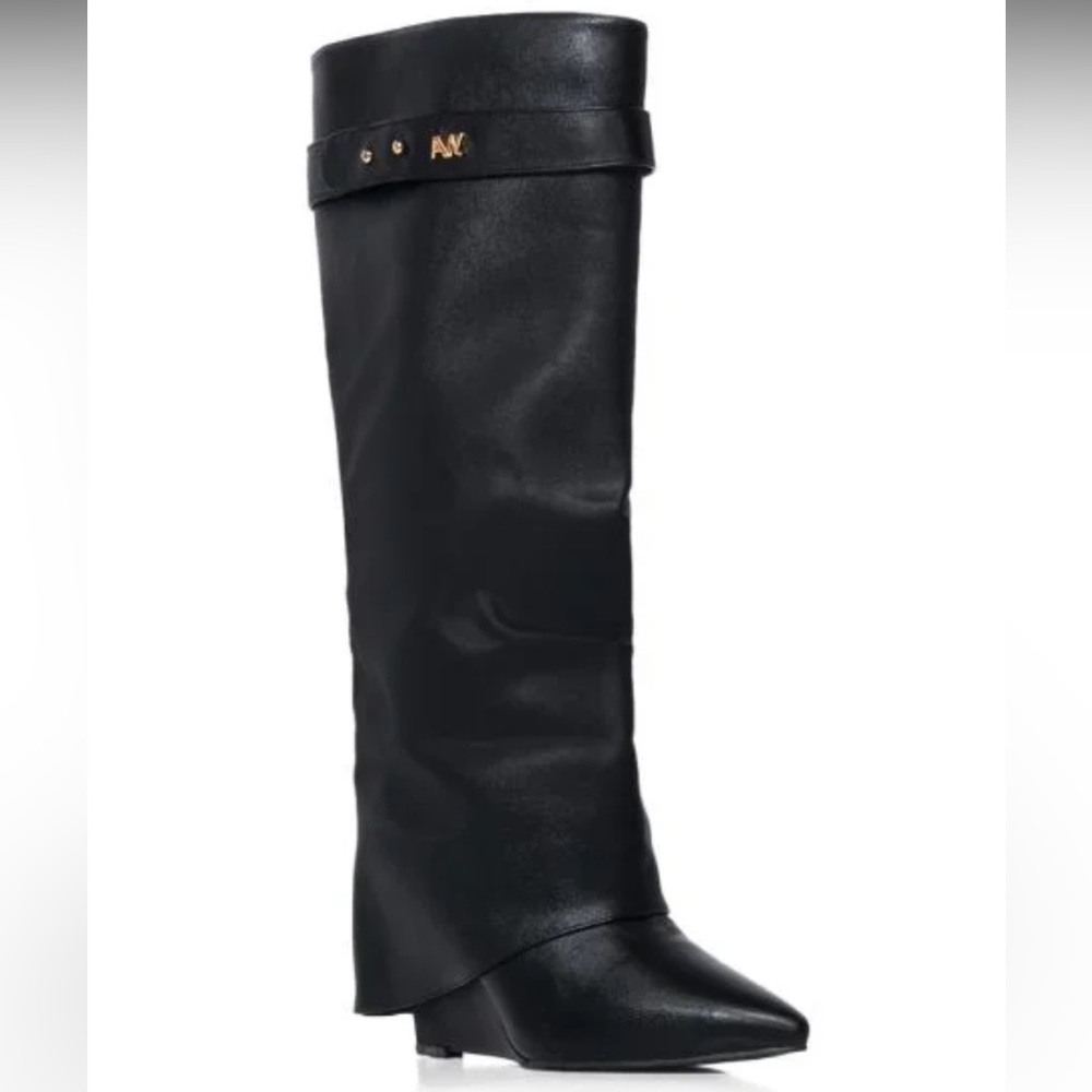 Akira Wedge Boots
